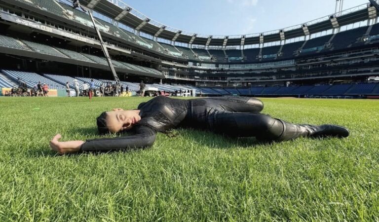 María Gabriela de Faría brilla como ‘The Engineer’ en el póster oficial de «Superman: Legacy»